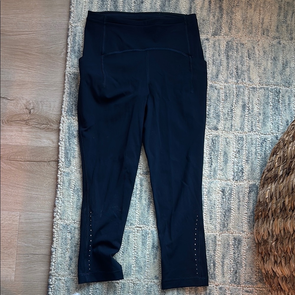 Lululemon Cropped Navy Blue swift speed tight
